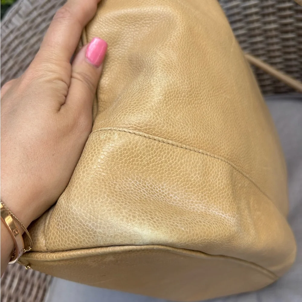 Authentic CHANEL beige Coco mark CC caviar leather tote CC charm